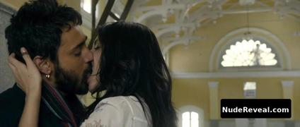 ANUSHKA SHARMA nude in Matru Ki Bijlee Ka Mandola