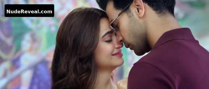 KRITI KHARBANDA nude in Shaadi Mein Zaroor Aana