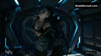 DOMINIQUE TIPPER nude in The Expanse