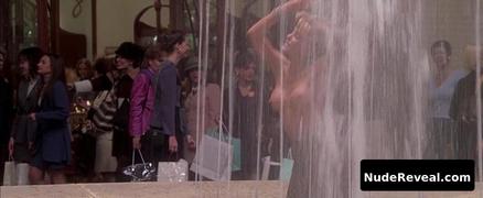 FARRAH FAWCETT nude in Dr. T and the Women