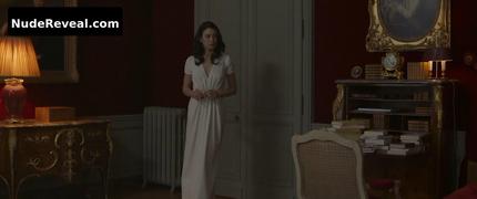 OLGA KURYLENKO nude in Les Traducteurs