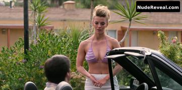 BETTY GILPIN nude in GLOW