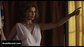 LAETITIA CASTA nude in La jeune fille et les loups