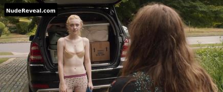 DAKOTA FANNING nude in Very Good Girls