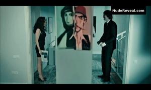 NURGUL YESILCAY nude in Isler Gucler