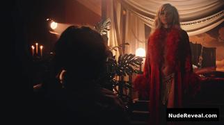 SIMONE SPOLADORE nude in Magnifica 70