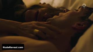 JEANETTE HAIN nude in Trakehnerblut