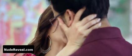 KRITI KHARBANDA nude in Shaadi Mein Zaroor Aana