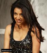 KAJAL AGARWAL nude in Dhada
