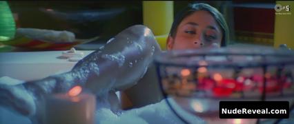 KAREENA KAPOOR nude in Bewafaa
