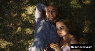 MENA SUVARI nude in Grace And Grit