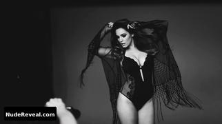 KELLY BROOK nude in Kelly Brook - 2015 Calendar Behind the Scenes
