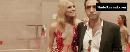 DREE HEMINGWAY nude in Starlet