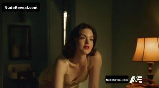 HOLLIDAY GRAINGER nude in Bonnie and Clyde