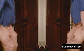 JULIETTE BINOCHE nude in La vie de famille