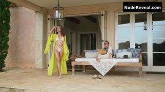 CAMILA PITANGA nude in Scars of Beauty