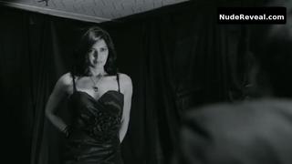 KARISHMA TANNA nude in Khoya Khoya Chand