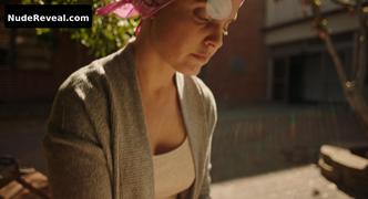 MENA SUVARI nude in Grace And Grit