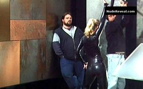 ALI LARTER nude in Jay and Silent Bob Strike Back