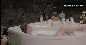 STEFANIA SANDRELLI nude in L