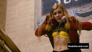 ABIGAIL BRESLIN nude in New Year