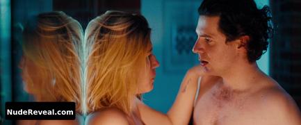 ADELE EXARCHOPOULOS nude in Beating Hearts