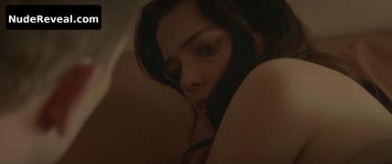 ROXANE MESQUIDA nude in Meduse
