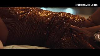 BLAKE LIVELY nude in It Ends with Us