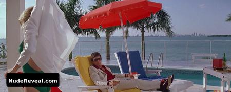 MICHELLE PFEIFFER nude in Scarface