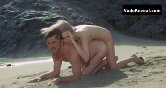FAYE DUNAWAY nude in The Arrangement