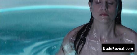 TUPPENCE MIDDLETON nude in Jupiter Ascending