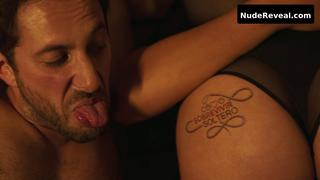 PAULINA WASHINGTON nude in Como Sobrevivir Soltero