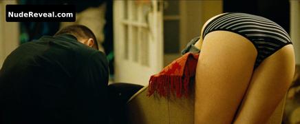 ELIZABETH OLSEN nude in Oldboy