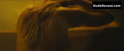OKSANA AKINSHINA nude in Sputnik
