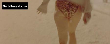 RENEE ZELLWEGER nude in Bridget Jones