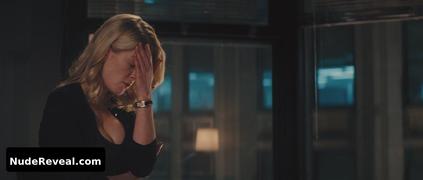ROSAMUND PIKE nude in Jack Reacher