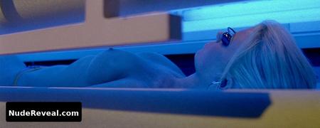 CHELAN SIMMONS nude in Final Destination 3