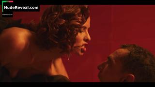 VERA KOLODZIG nude in O Clube