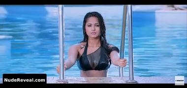 ANUSHKA SHETTY nude in Billa Telugu