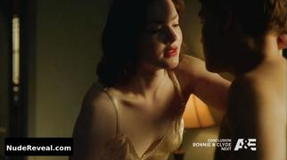 HOLLIDAY GRAINGER nude in Bonnie and Clyde