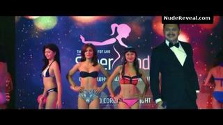 LOVI POE nude in Woke Up Like This