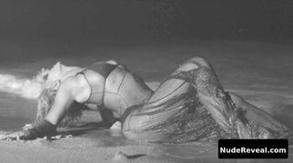BEYONCE KNOWLES nude in Drunk in Love