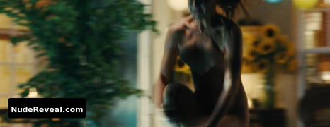 JENNIFER ANISTON nude in Marley & Me