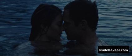 CAMILLE ROWE nude in Tumi: Latitude