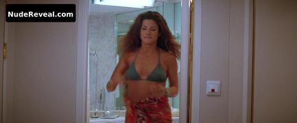 SANDRA BULLOCK nude in Speed 2: Cruise Control