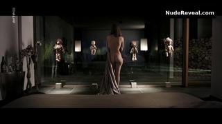 ISILD LE BESCO nude in Les Brigands