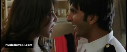 ANUSHKA SHARMA nude in Dil Dhadakne Do