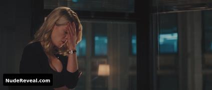 ROSAMUND PIKE nude in Jack Reacher