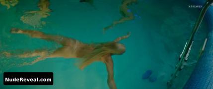OKSANA AKINSHINA nude in Polet