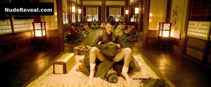 LEE YOO-YOUNG nude in The Treacherous
